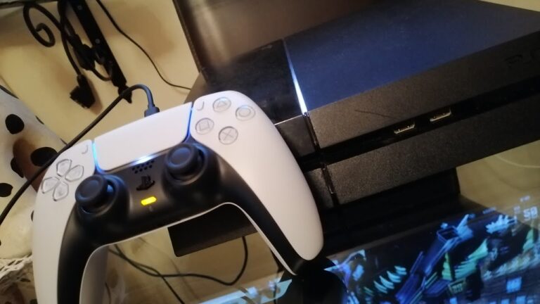 Collegare il Controller PS5 alla PS4: Ecco come Fare!